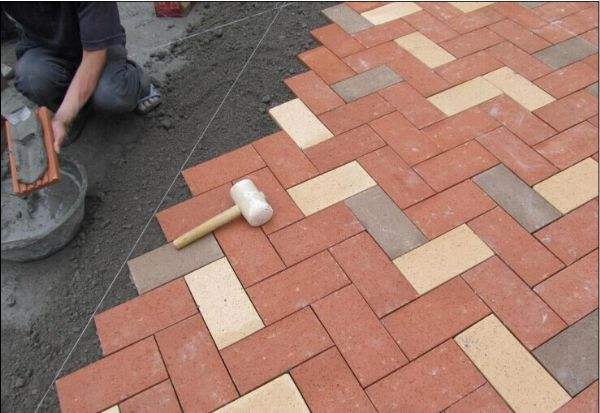 陶土砖铺路时有什么要求？